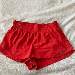 lululemon Hotty Hot High-Rise Lined Short 2.5"